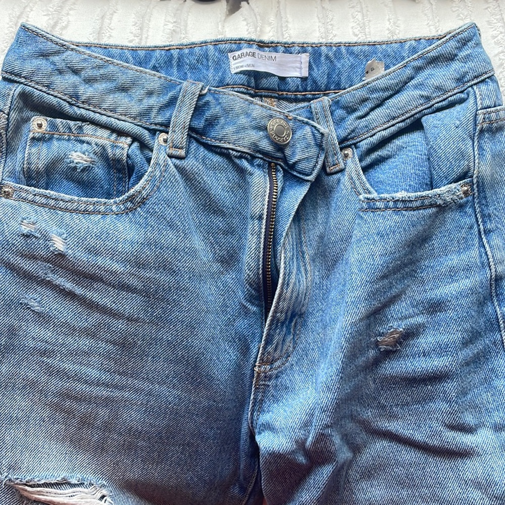 Garage distressed blue mom jeans size 1/25